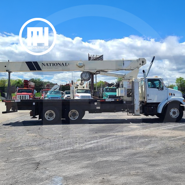 Camión con grúa National 2002 lista para proyectos en Querétaro