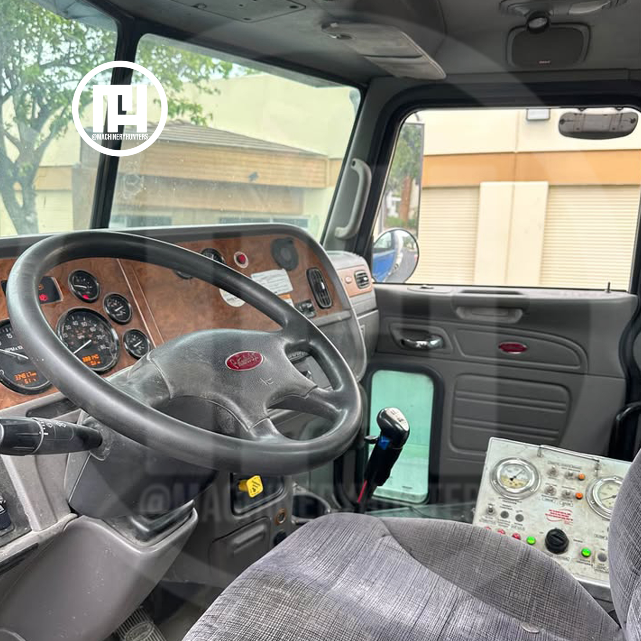 Interior de la cabina del Trompo Revolvedor McNeilus 2007