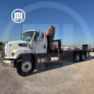 Grúa Freightliner 2015 con pluma Palfinger