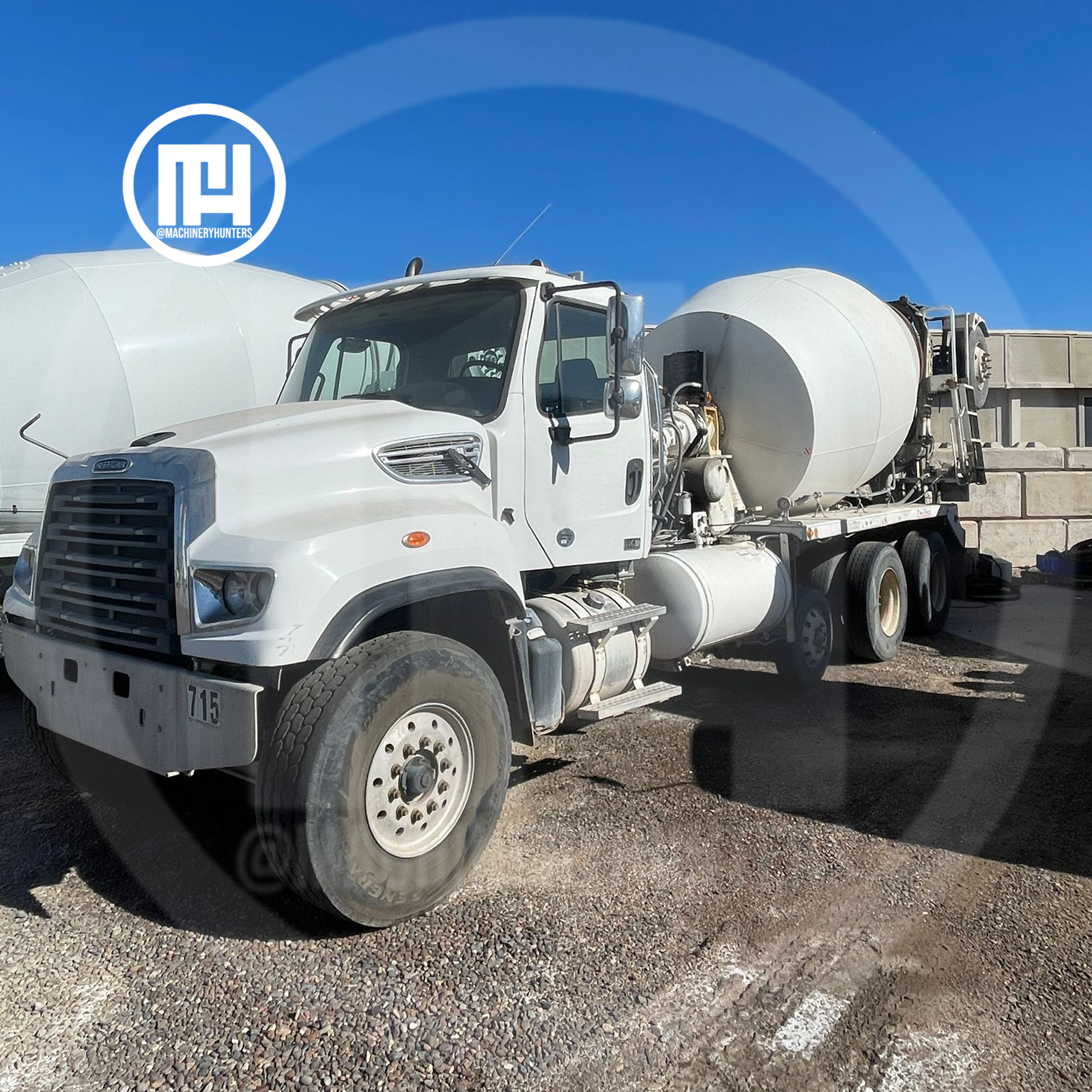 Trompo revolvedor Freightliner 114SD 2017 vista lateral