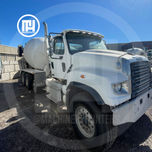 Trompo revolvedor Freightliner 114SD 2017 vista frontal