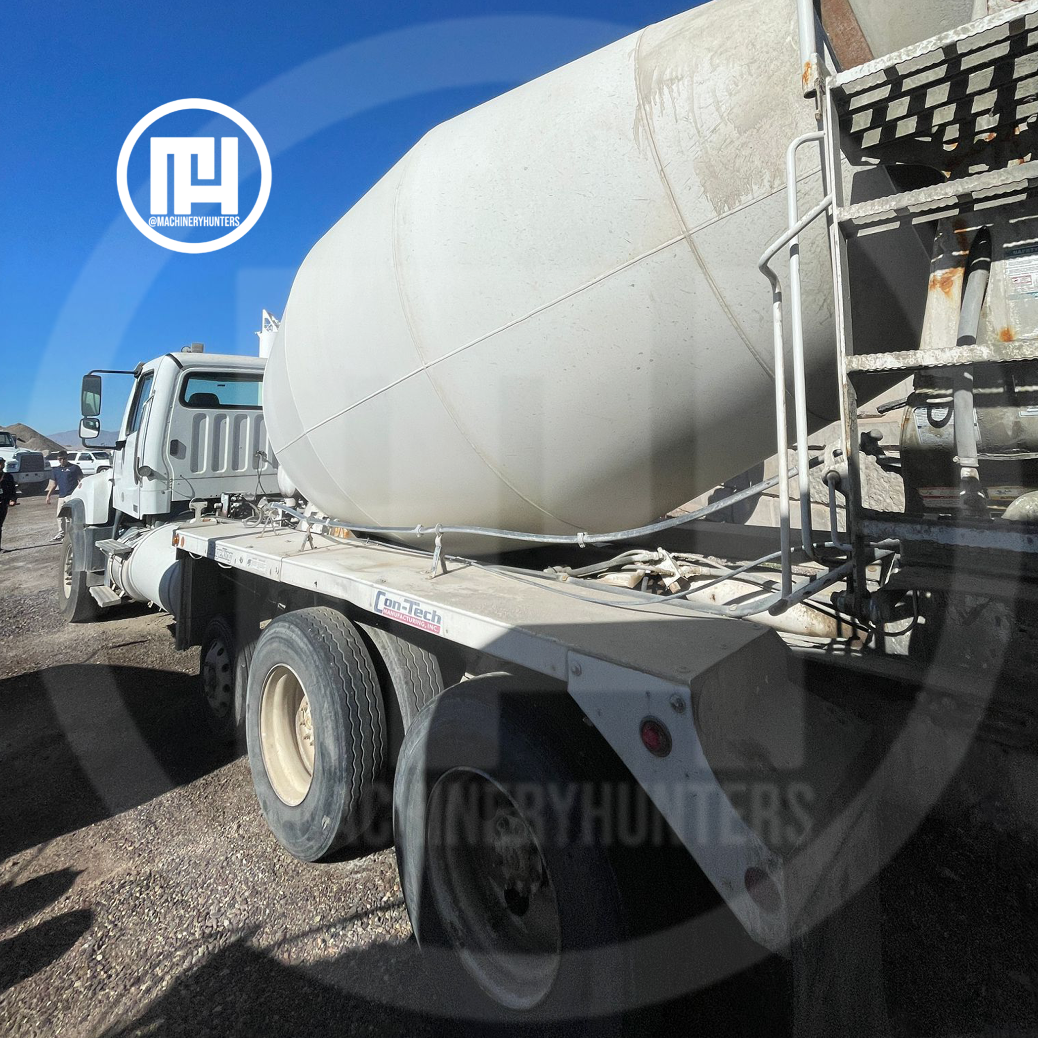 Costado del trompo Freightliner 114SD 2017