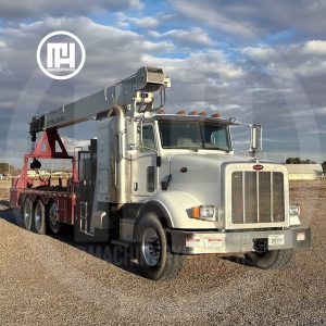 Vista lateral completa de la National 800D 2011 montada en Peterbilt 365