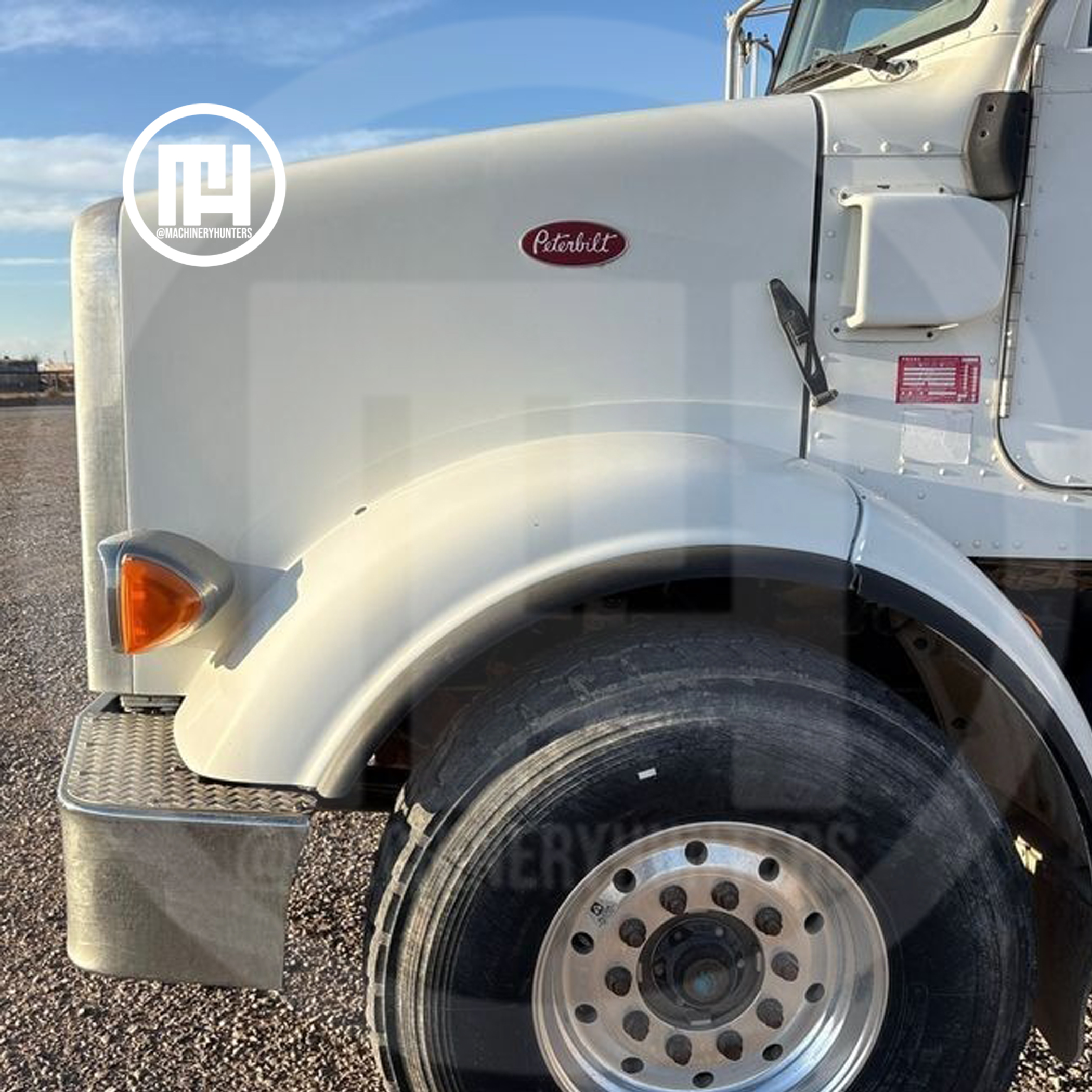 Rueda delantera Peterbilt 365 de la National 800D 2011